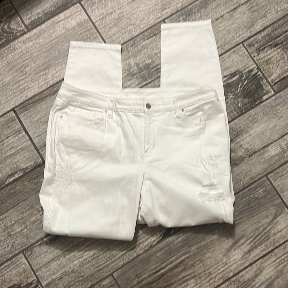 V Jeans White Distressed 98%Cotton Woman’s Size 16